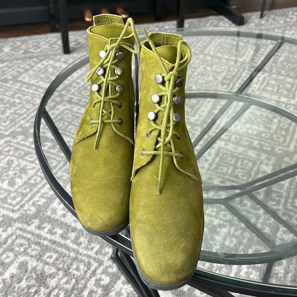 Paris Exclusive - Arche boots